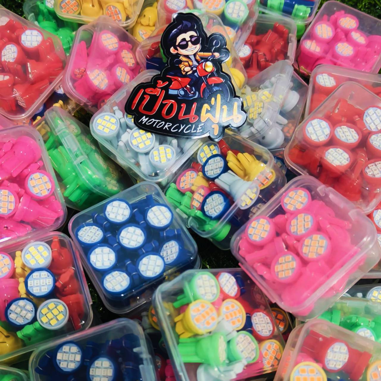 ไฟหรี่ไฟเลี้ยว ขั้วT10 ยกกล่อง 15 อัน